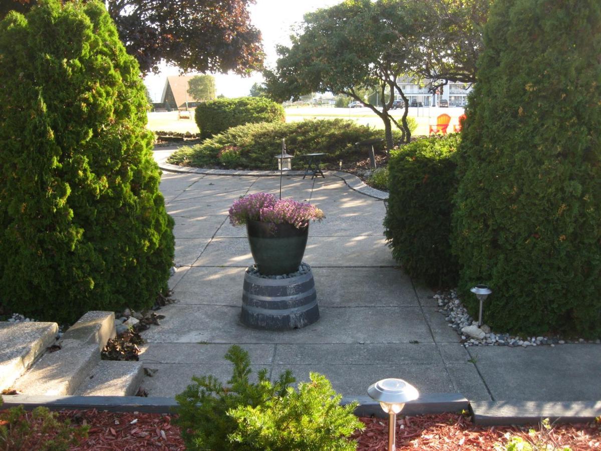 Cedar Hill Lodge Saint Ignace Dış mekan fotoğraf