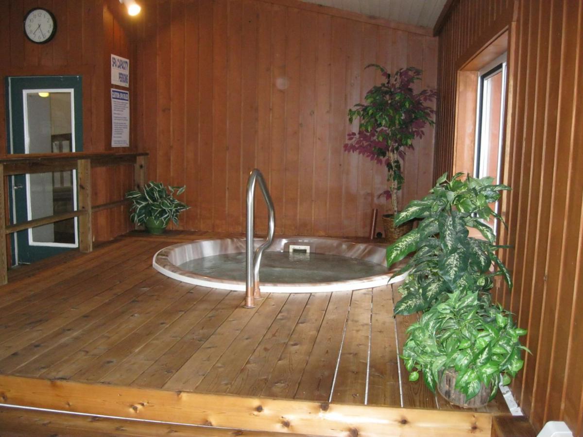 Cedar Hill Lodge Saint Ignace Dış mekan fotoğraf